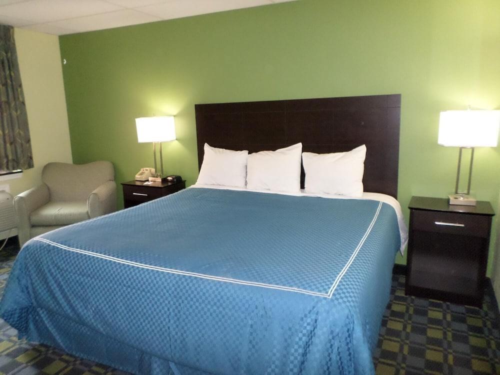 Travelodge By Wyndham Cleveland Lakewood Esterno foto