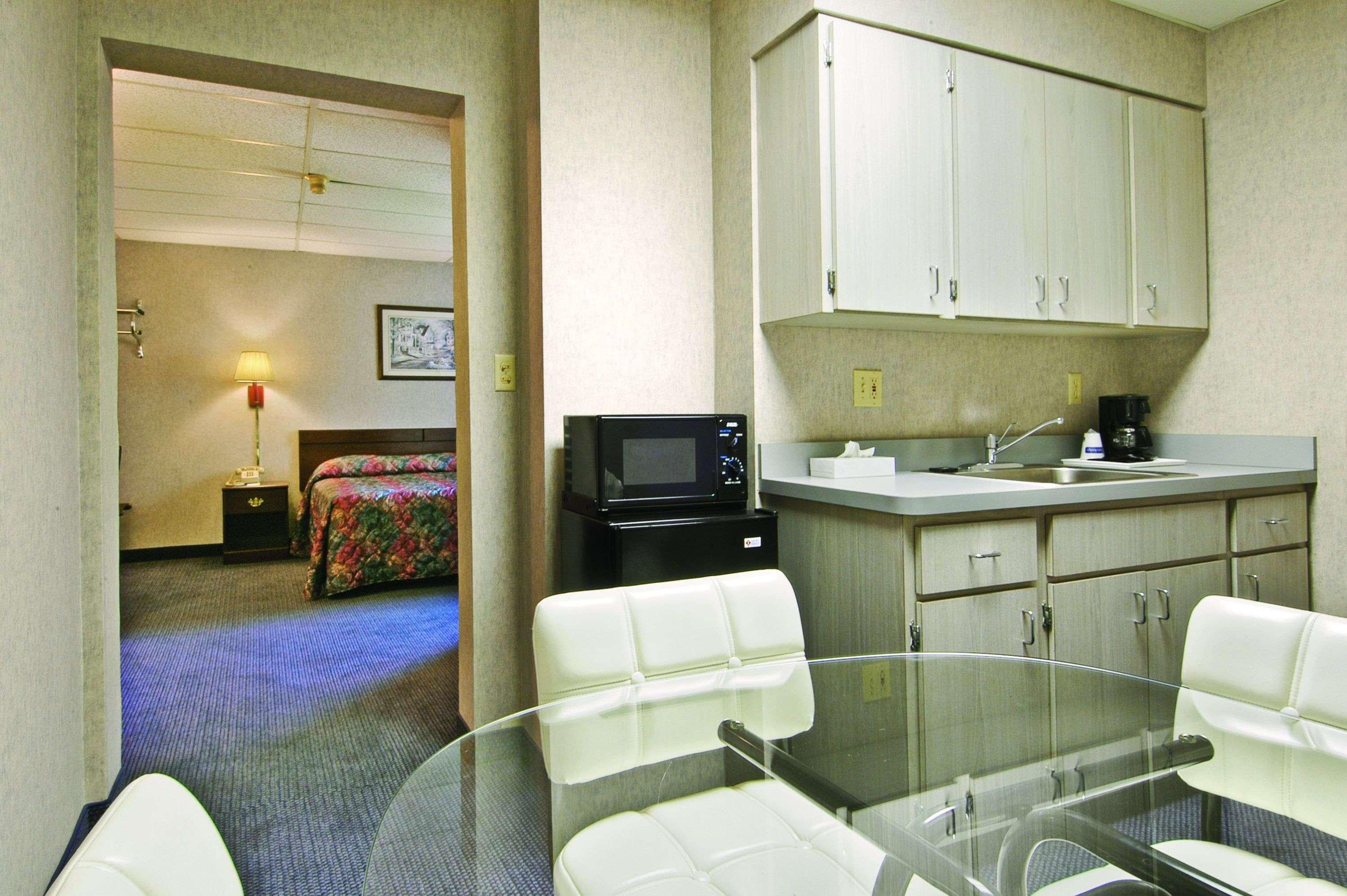 Travelodge By Wyndham Cleveland Lakewood Camera foto